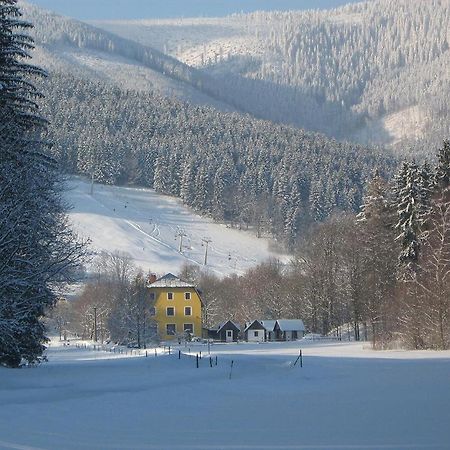 Kralicka Chata Старе-Место Экстерьер фото